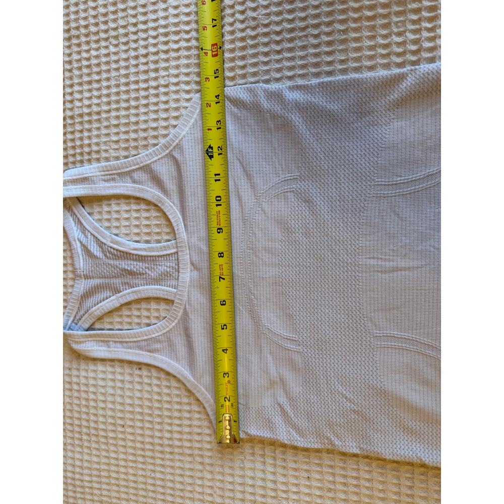 Lululemon Run With Heat Classic Gray Athletic Gym U Neck Work Out Tank Size 4 - Picture 7 of 10